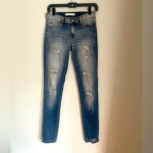 Kancan midrise distressed skinny jeans size 25